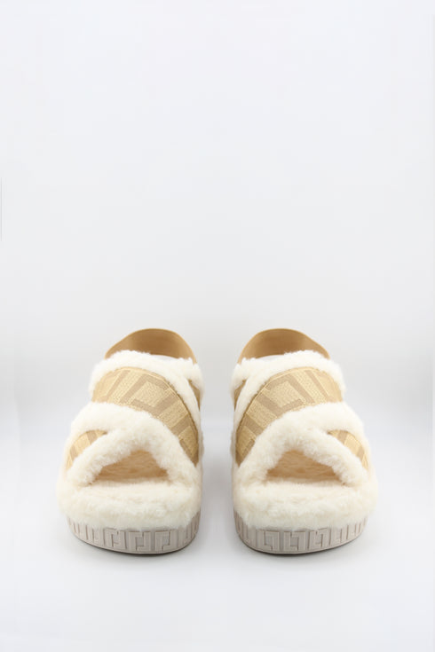 Luz da lua Faux Fur Crisscross Platform Sandals